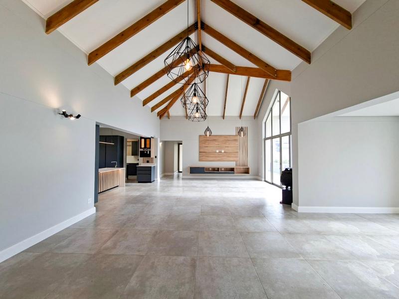 4 Bedroom Property for Sale in Kingswood Golf Estate Western Cape